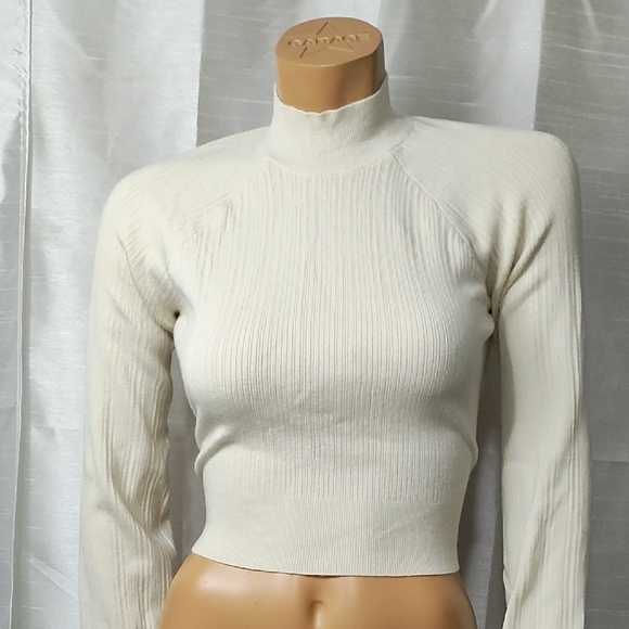 Forever 21 Cream Ribbed Long Sleeve Crop Top Size S - Picture 1 of 7
